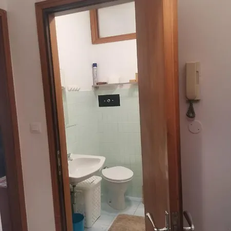 Monovano Elllen Grado Buitenkant foto