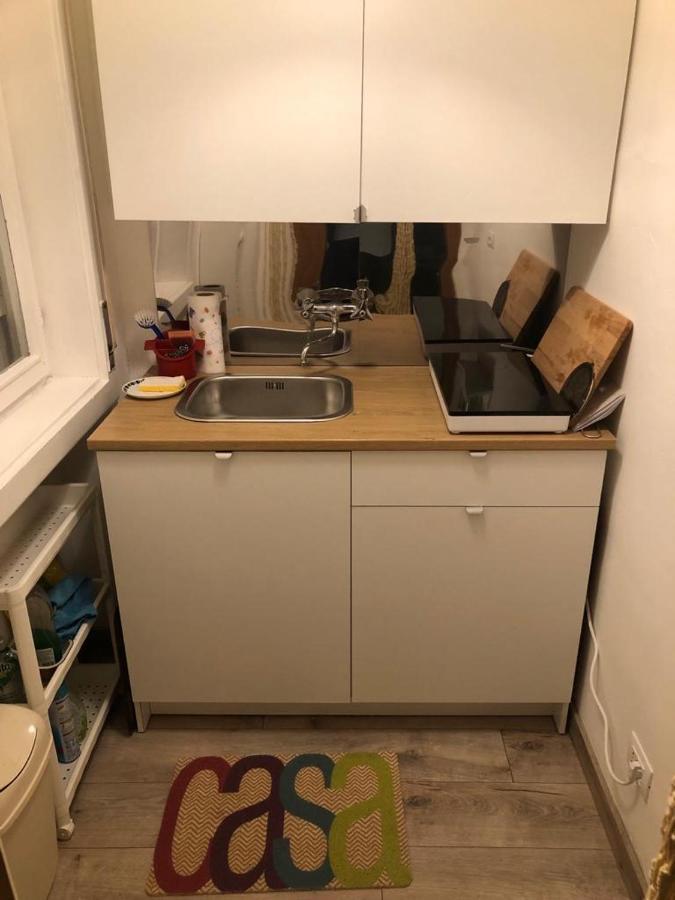 Monovano Elllen Apartment